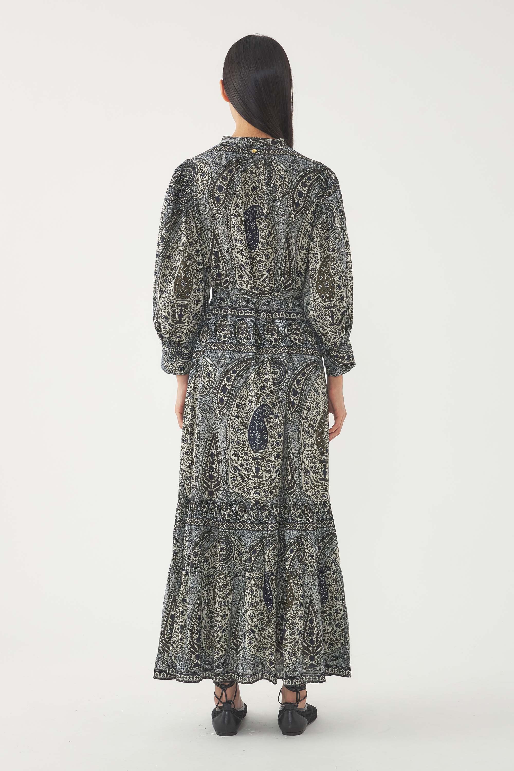 Robe Taya