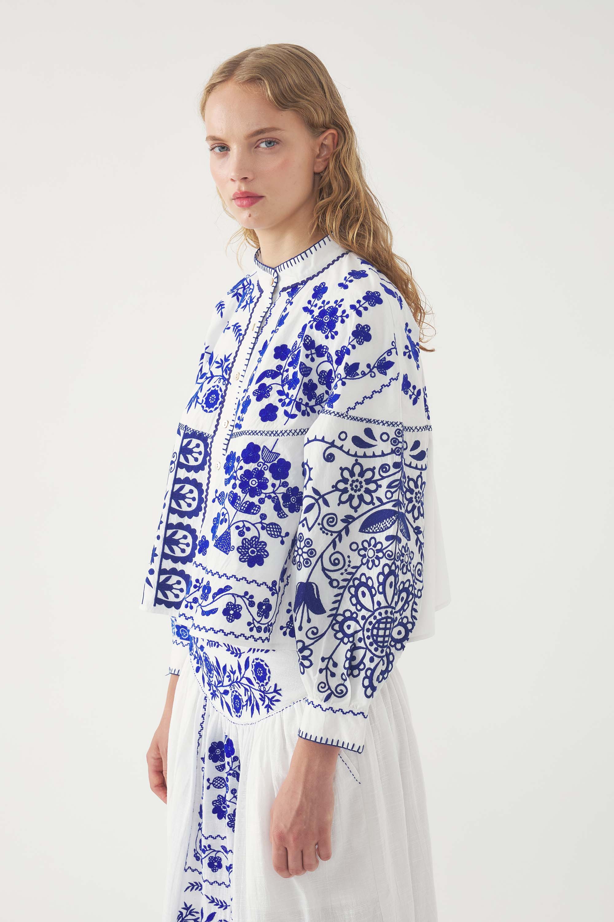 Blouse brodée Mamie