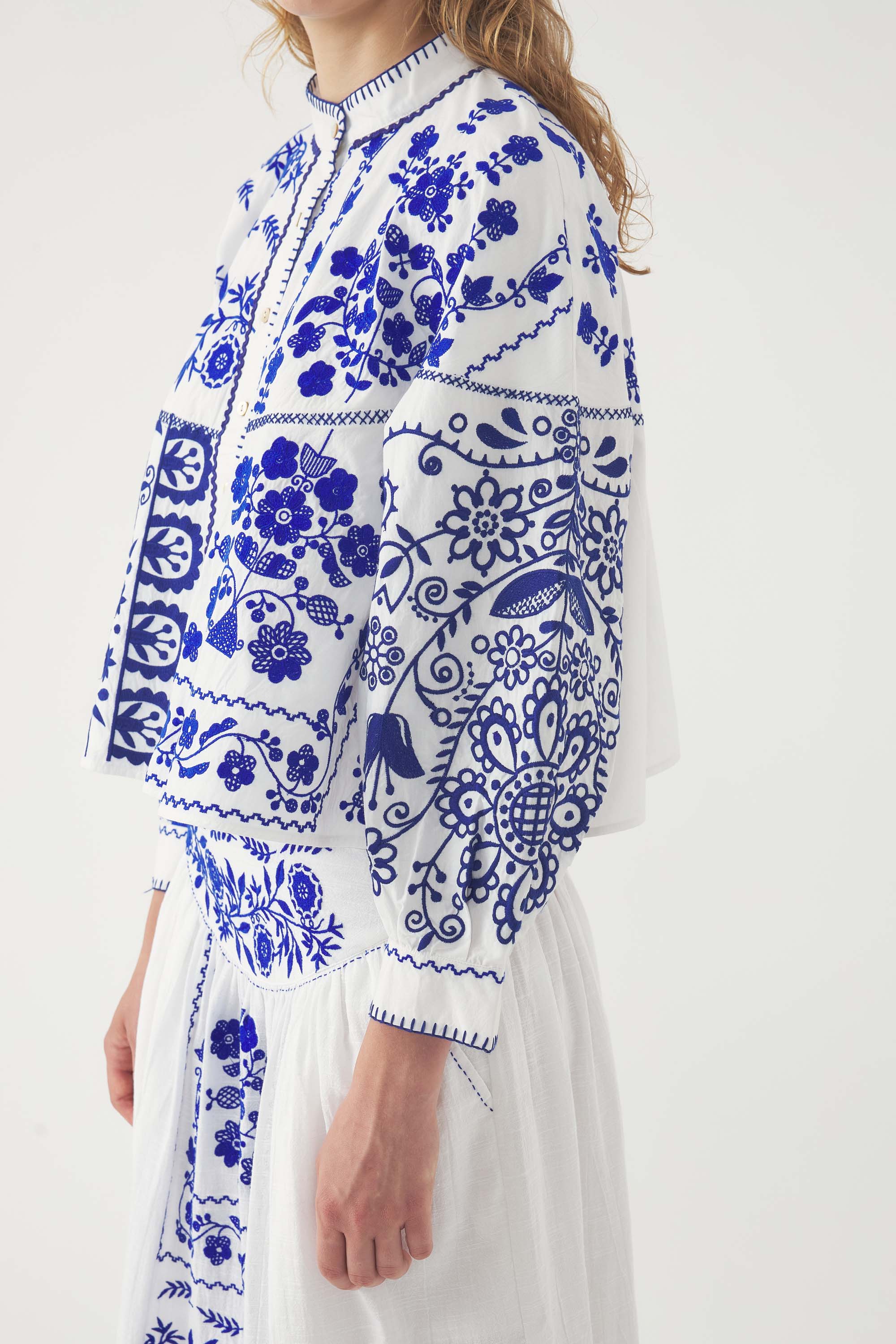 Blouse brodée Mamie