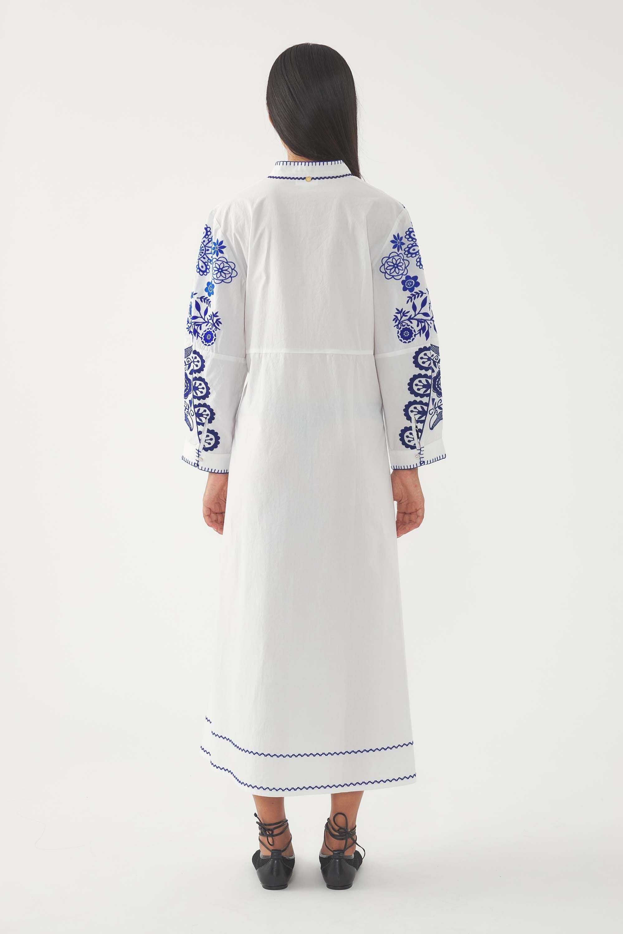 Robe longue brodée Mamie