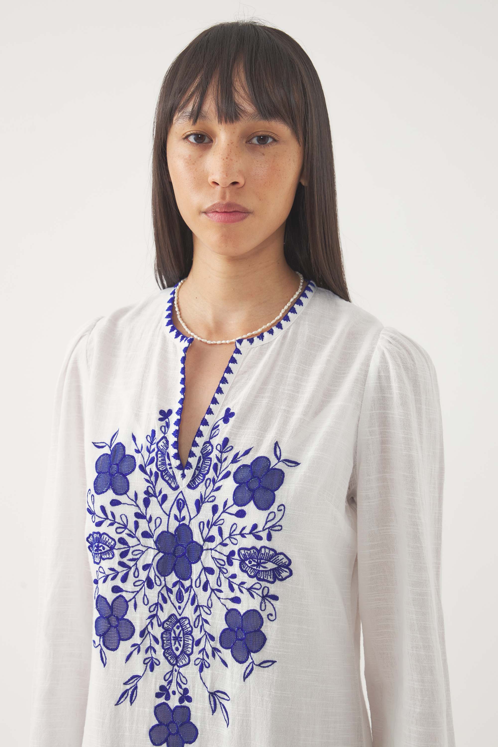 Robe longue brodée Vahani