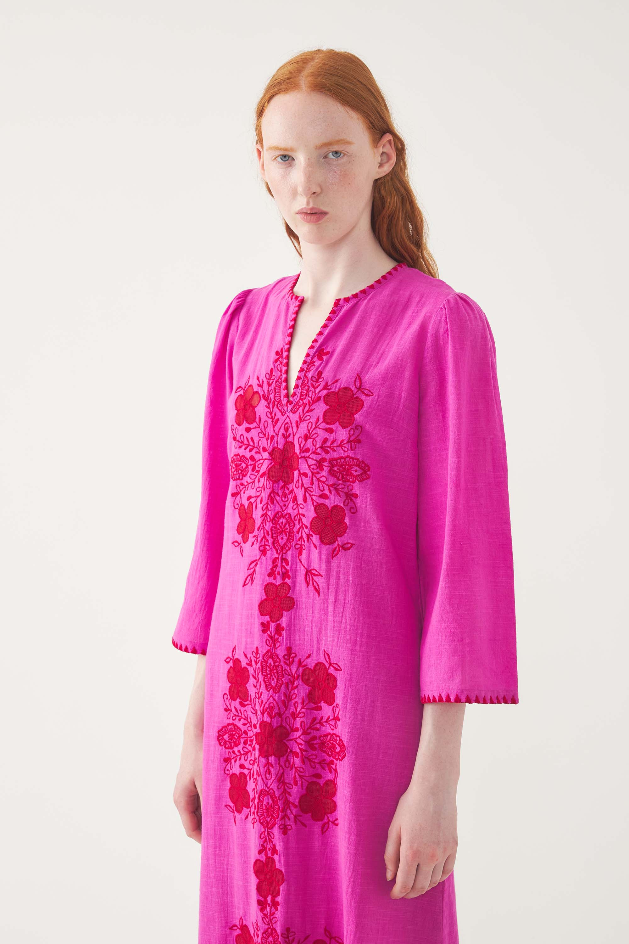 Robe longue brodée Vahani